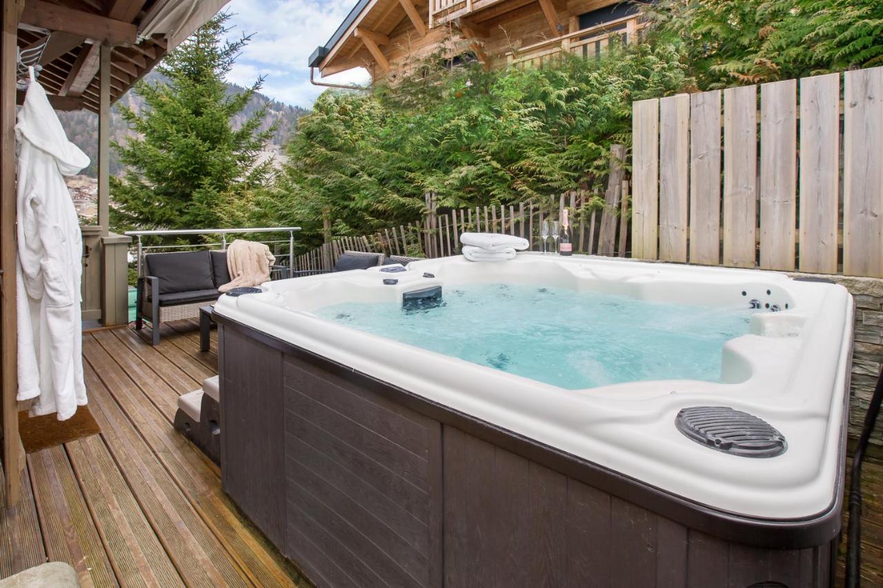 Chalet Muguet Gauche With Hot Tub Sleeps 10 Central Morzine Eksteriør bilde