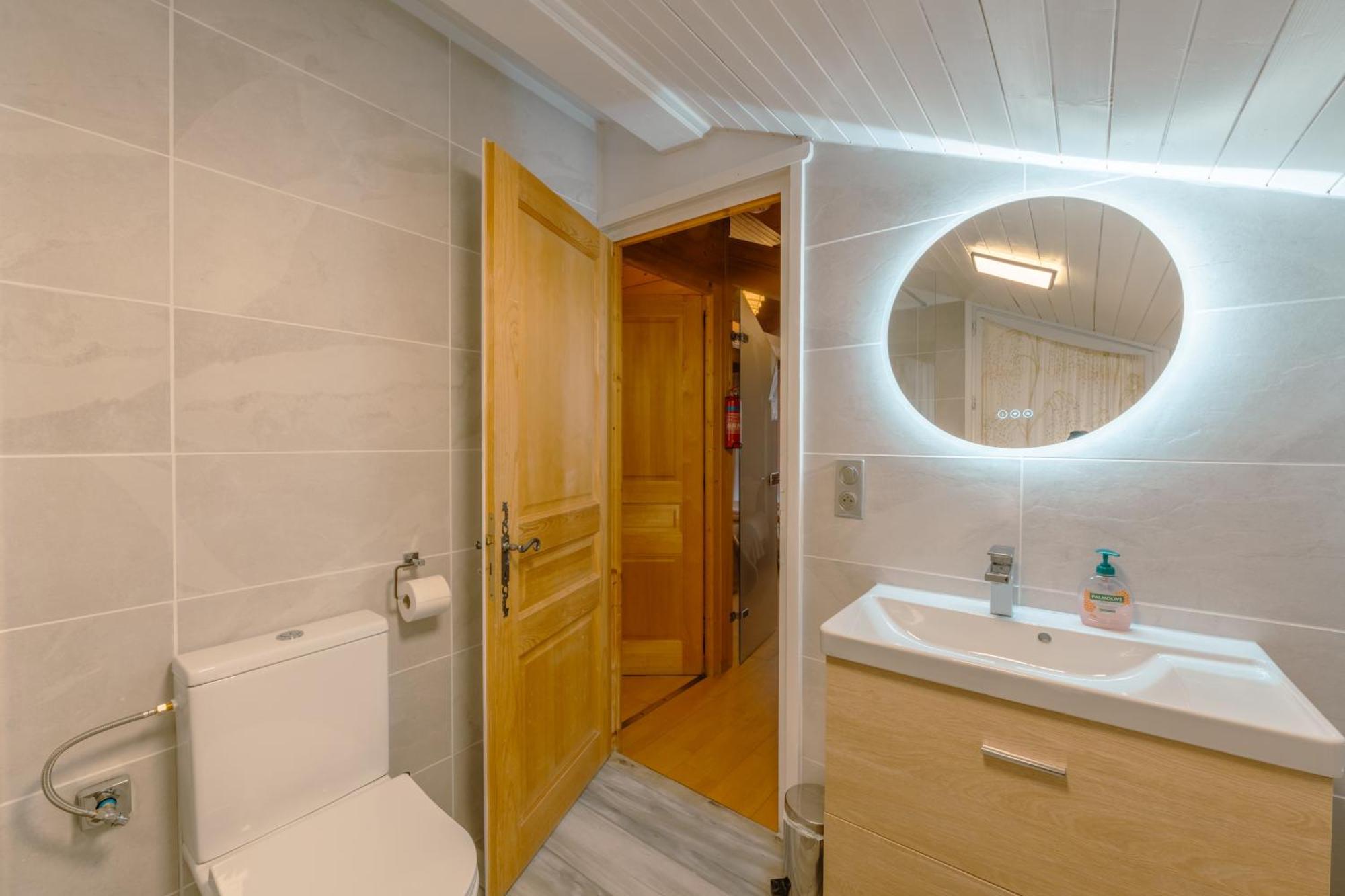 Chalet Muguet Gauche With Hot Tub Sleeps 10 Central Morzine Eksteriør bilde